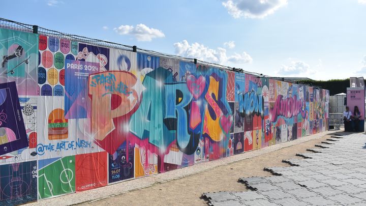 Un mur est dédié aux graffitis sur le site olympique de la Concorde. (Hortense Leblanc)