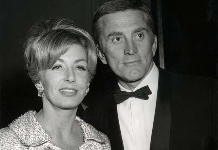 Anne et Kirk Douglas en 1965, 12 ans après leur rencontre. (ARCHIVES DU 7EME ART)