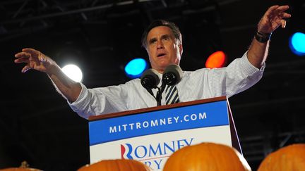 J-6 #TEAMROMNEY Le candidat r&eacute;publicain, Mitt Romney, en plein discours au soir d'Halloween, &agrave; Jacksonville (Floride), le 31 octobre 2012. (EMMANUEL DUNAND / AFP)