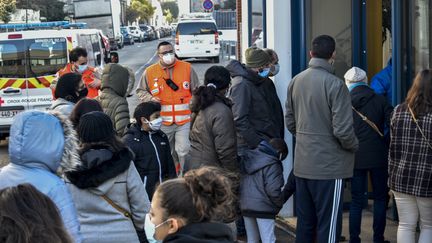 9 janvier 2021.Vaste opération de dépistage et de tests Covid-19 à Bagneux, après des cas de malades de la variante du Covid anglais.&nbsp; (MAGALI COHEN / HANS LUCAS / AFP)