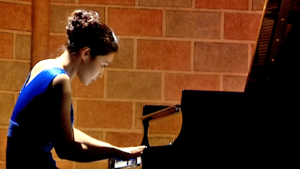 La jeune pianiste chinoise, Shuman Li, en concert dans le cloître des Jacobins
 (France 3 / Culturebox)