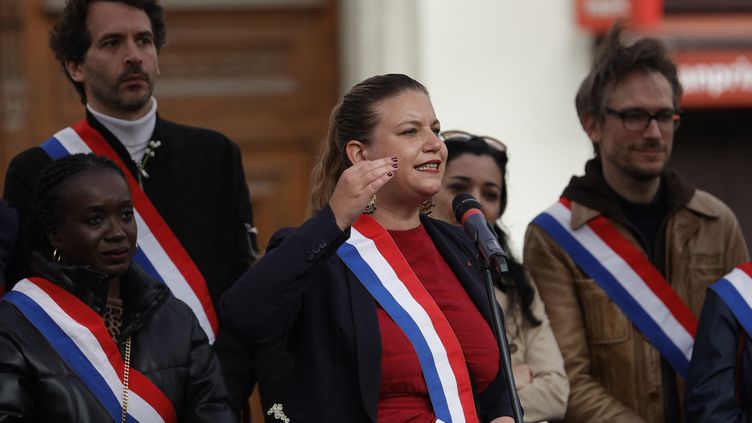 Mathilde Panot and LFI deputies on May 1, 2023 in Paris.  (GEOFFROY VAN DER HASSELT / AFP)