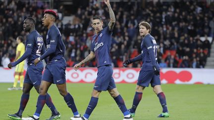 Angel Di Maria,&nbsp;Presnel Kimpembe,&nbsp;Jean-Kevin Augustin et Maxell, sur la pelouse du Parc des Princes, le 19 novembre 2016. (STEPHANE ALLAMAN / STEPHANE ALLAMAN)