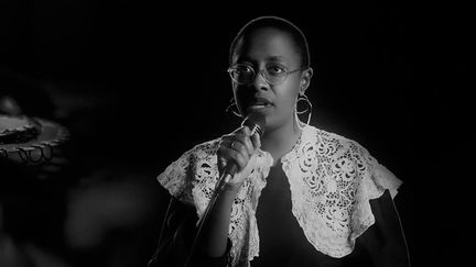 Cécile McLorin Salvant,&nbsp;chanteuse de jazz franco-américaine. (Capture d'écran Franceinfo)