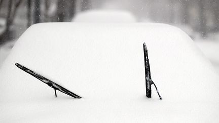 &nbsp; (Voiture sous la neige © Maxppp)