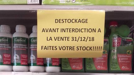 L'affichette qui a fait le tour des réseaux sociaux prise dans un magasin Bricorama de Carhaix (Finistère). (CAPTURE D'ÉCRAN FACEBOOK)