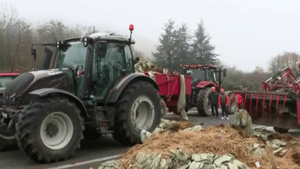 Le barrage de l’A62 à Agen, dans le Lot-et-Garonne, a été levé, samedi 27 janvier. La Coordination rurale souhaite désormais se diriger vers la capitale, "où il y a le politique".