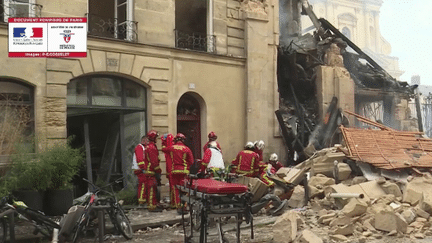 Explosion à Paris : 270 pompiers et 10 médecins déployés sur place (France 2)