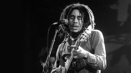 Bob Marley, icône du reggae, sur scène en 1975
 (Ian Dickson / Rex / Sipa)