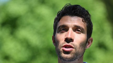 Thibaut Pinot répond à nos questions du tac au tac. Le coureur Groupama FDJ se livre avec humour, à quelques jours du début du Tour de France 2022.