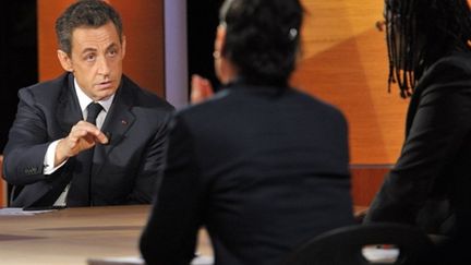 Nicolas Sarkozy sur la chaîne privée TF1 le 10 février 2011 (AFP - PHILIPPE WOJAZER)