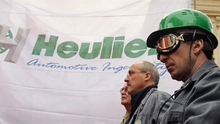 Manifestation de soutien à Heuliez à Niort (Deux-Sèvres) le 14 avril 2009 (AFP PHOTO ALAIN JOCARD)