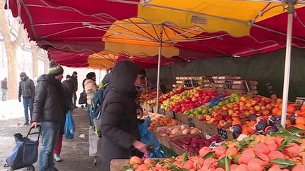 Vague de froid : des températures glaciales sur le marché de Strasbourg (France 3)