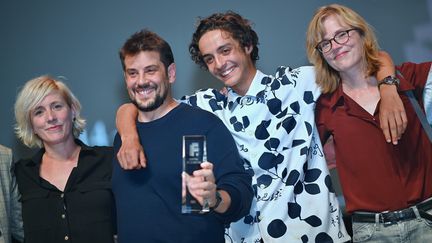 Cérémonie de clôture du Festival de la Fiction de La Rochelle 2021, le 18 septembre 2021 : remise du prix à "L'enfant de personne" avec l'actrice Isabelle Carre. (FRANCK CASTEL / MAXPPP)