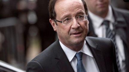 François Hollande arrive à son QG de campagne, à Paris, le 9 mai 2012. (AFP - Fred Dufour)