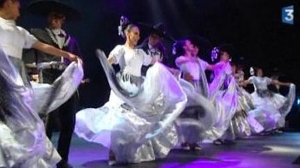 Mexicana, un voyage au coeur du folklore mexicain au Grand Rex
 (Culturebox)