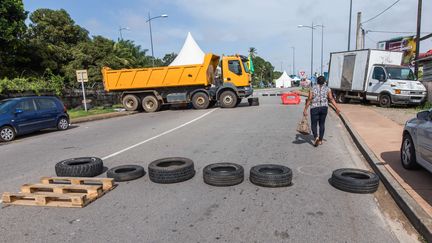 Guyane : les premiers barrages s'ouvrent après trois semaines de grève