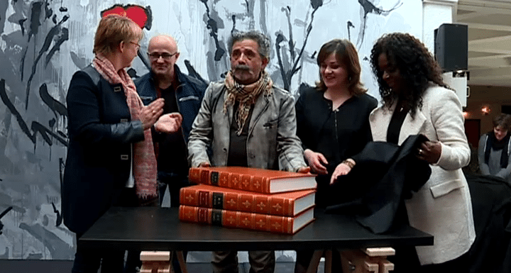 Les 3 ouvrages de cette Encyclopédie présentés officiellement en public le samedi 4 mars à la mairie de Rennes. 
 (France 3 Culturebox)