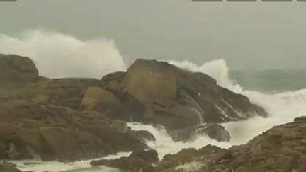 La pointe du Penmarc'h (Finist&egrave;re), le 15 d&eacute;cembre 2011. (VID&Eacute;O :&nbsp;TANGUI KERMARREC ET MICHEL HIVERT / FRANCE 2)