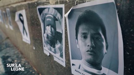 Sur les murs du cimetière, les visages des victimes de la répression militaire du 15 décembre 2022 : "Sur la ligne" à Ayacucho, ville rebelle du Pérou (SUR LA LIGNE / FRANCE 2)