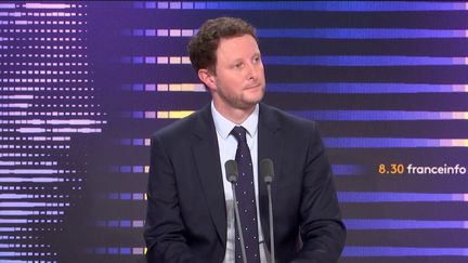 Clément Beaune, ministre délégué chargé des Transports, était l'invité du "8h30 franceinfo", jeudi 25 mars. (FRANCEINFO / RADIOFRANCE)