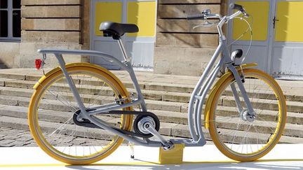 "Pibal", vélo-patinette conçu pour Bordeaux par Philippe Starck
 (JEAN PIERRE MULLER / AFP)