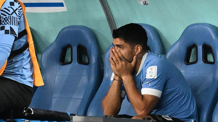 Luis Suarez en pleurs face au Ghana lors de la Coupe du monde 2022, le 2 décembre 2022. (RAUL ARBOLEDA / AFP)