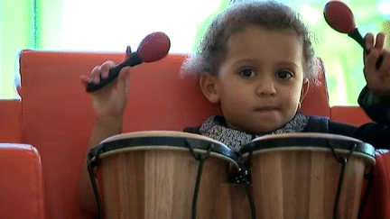 Les enfants stimulent leurs neurones grâce à la musique
 (France 3 / Culturebox)