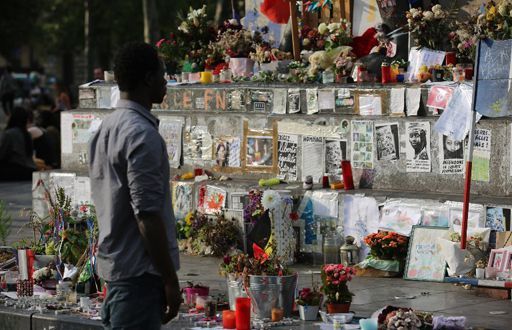 Place de la République à Paris, en hommage aux victimes du terrorisme, le 26 juillet 2007... (AFP - GEOFFROY VAN DER HASSELT)