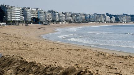 La plage de la Baule (Loire-Atlantique), interdite à toute personne durant le confinement, le 19 mars 2020. (FRANCK DUBRAY / MAXPPP)