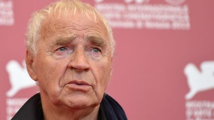 Janusz Glowacki au Festival du Film de Venise (2013) pour la présentation du film "L'Homme du peuple" réalisé par Andrzej Wajda, sur la vie de Lech Walesa.  
 (GABRIEL BOUYS / AFP)