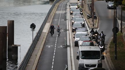 La nouvelle piste cyclable quai Pompidou à Paris, le 4 septembre 2017. (LUDOVIC MARIN / AFP)