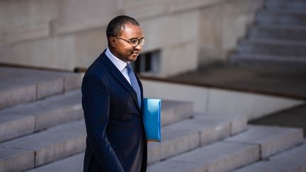 Le ministre de l'Education, Pap Ndiaye, quitte l'Elysée le 24 août 2022. (XOSE BOUZAS / HANS LUCAS / AFP)