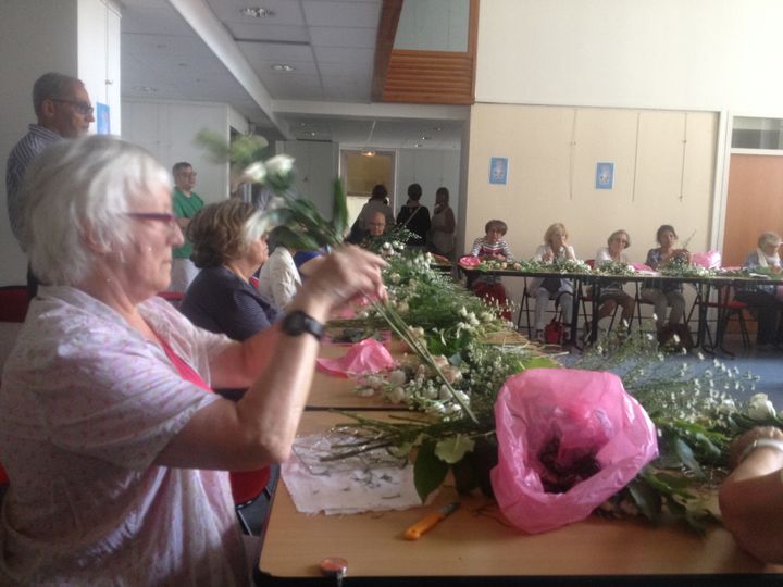 Atelier floral à la mairie du Vème arrondissement de Paris pendant les Estivales Séniors (Laurine Benjebria)