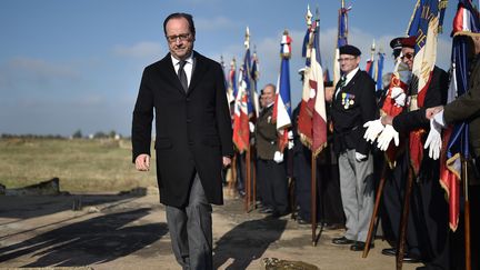 François Hollande le 29 octobre 2016 à&nbsp;Montreuil-Bellay pour un hommage national aux Tsiganes internés par le régime de Vichy. (JEAN-SEBASTIEN EVRARD / AFP)