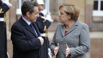 Nicolas Sarkozy et Angela Merkel &agrave; Strasbourg (Bas-Rhin), pour le mini-sommet europ&eacute;en du&nbsp;24 novembre 2011. (ERIC FEFERBERG / AFP)