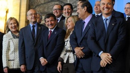 Parmi les participants du Groupe de contact sur la Libye à Rome, le 5 mai 2011, Mme Clinton, MM.Juppé et Frattini. (AFP/TIZIANA FABI)