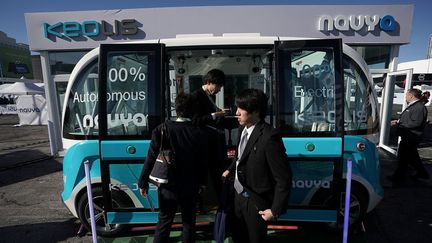 10 janvier 2018. Las Vegas, Nevada. Une navette électrique autonome construite par Keolis et Navya présentée au CES de Las Vegas.&nbsp; (GETTY IMAGES)