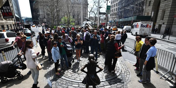 "The Fearless girl", New York, Etats-Unis, le 12 avril 2017
 (Jewel SAMAD / AFP)