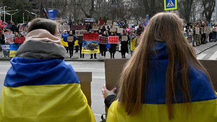 Relatives of Ukrainian prisoners gathered in kyiv (Ukraine), on March 3, 2024, to call for their exchange with Russian prisoners.  (SERGEI SUPINSKY / AFP)