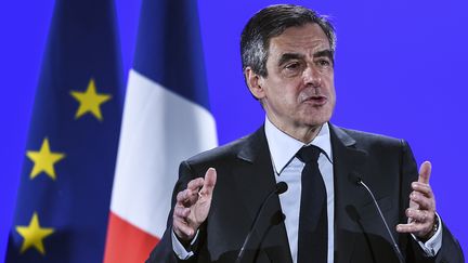 Le candidat Les Républicains à la présidentielle François Fillon, à Besançon en mars 2017. (SEBASTIEN BOZON / AFP)