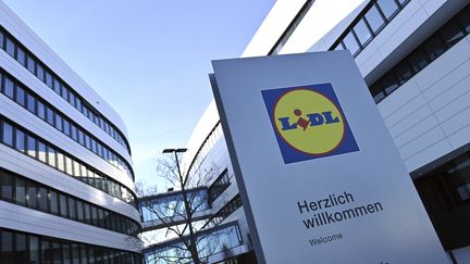 L'entrée du siège de Lidl, à Neckarsulm (Allemagne), le 13 février 2022. (FRANK HOERMANN / SVEN SIMON / SVEN SIMON)