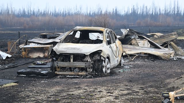 The fires started ravaging the western provinces of Alberta and Saskatchewan in early May.  Here in Drayton Valley, May 8, 2023. (WALTER TYCHNOWICZ / AFP)