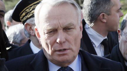 Le Premier ministre, Jean-Marc Ayrault, &agrave; Clichy-sous-Bois (Seine-Saint-Denis), le 18 f&eacute;vrier 2013. (PATRICK KOVARIK / AFP)