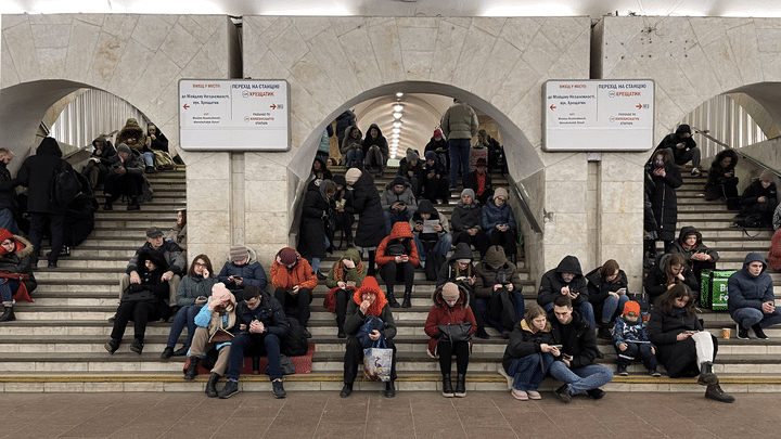 La station de métro Maïdan, pendant une alerte. (THOMAS SELLIN / FRANCK BALLANGER / RADIO FRANCE)