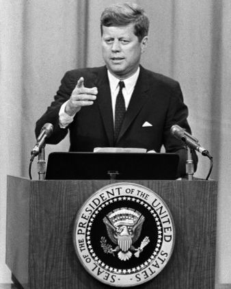 Le président des Etats-Unis John Kennedy en conférence de presse le 11 octobre 1961. (AFP - Schulmann-Sachs - DPA)