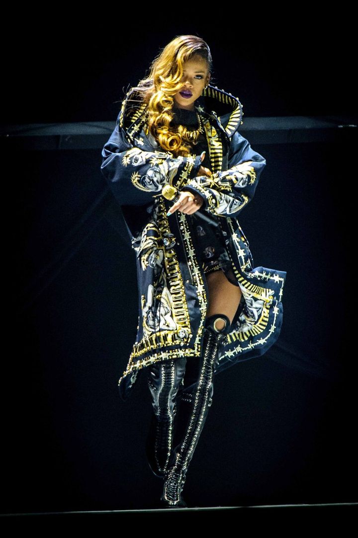 Rihanna en Givenchy haute couture pour le Diamonds World Tour
 (DR)