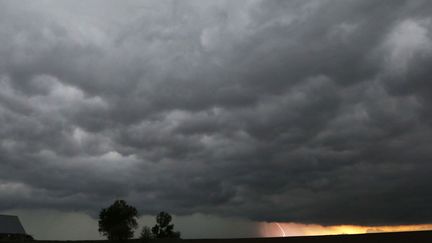 Un orage dans le ciel de White Cloud (Kansas, Etats-Unis), le 28 mai 2013. (ORLIN WAGNER / AP / SIPA)