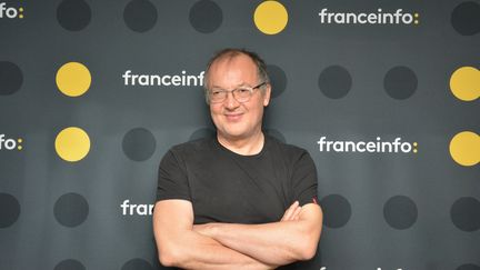 Philippe Faucon, réalisateur de la série "Fiertés" sur Arte. (JEAN-CHRISTOPHE BOURDILLAT / RADIO FRANCE)