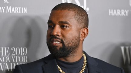 Kanye West en 2019 au MOMA pour&nbsp;une cérémonie organisée par le WSJ Magazine.&nbsp; (ANGELA WEISS / AFP)